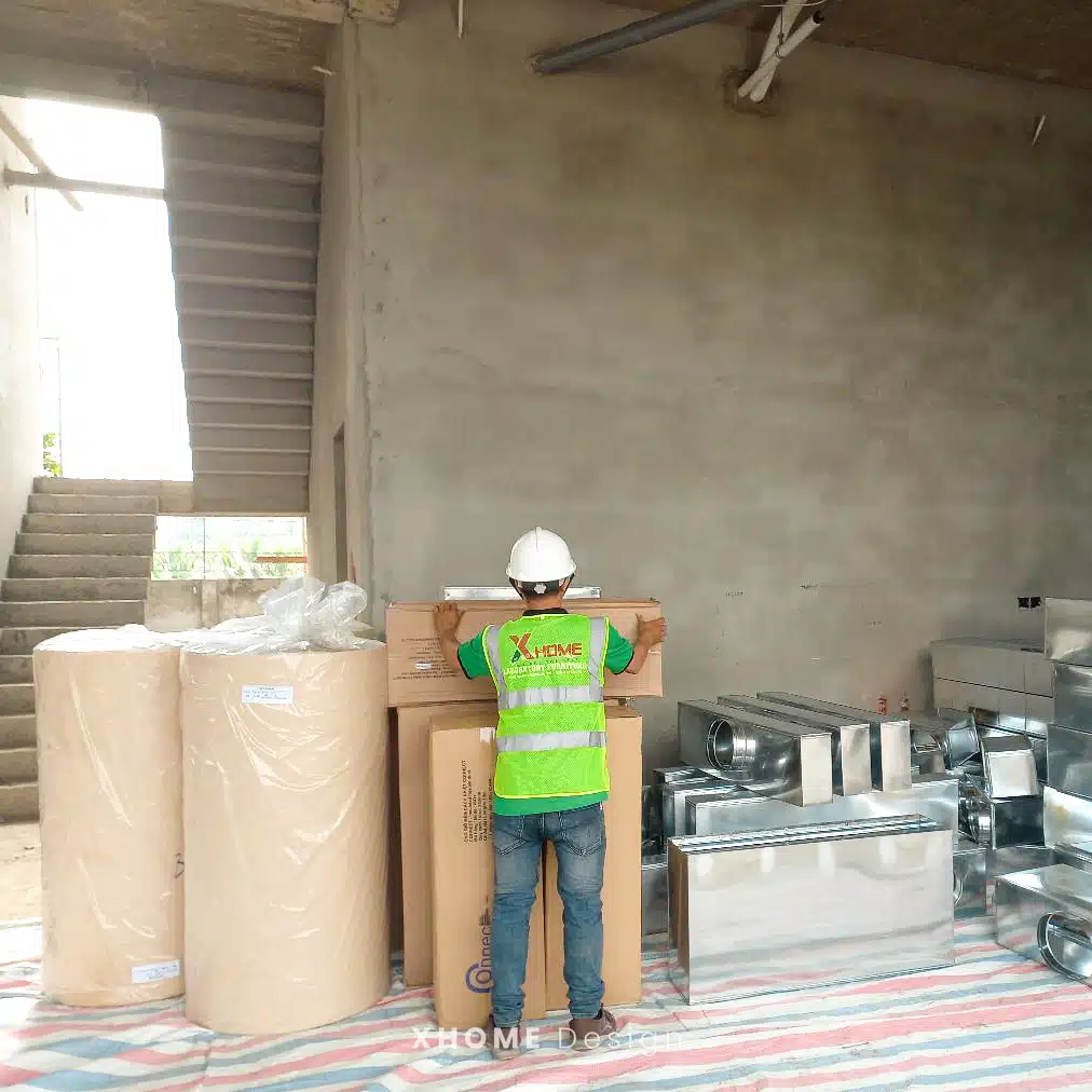 What factors does the cost of building a neoclassical house include?