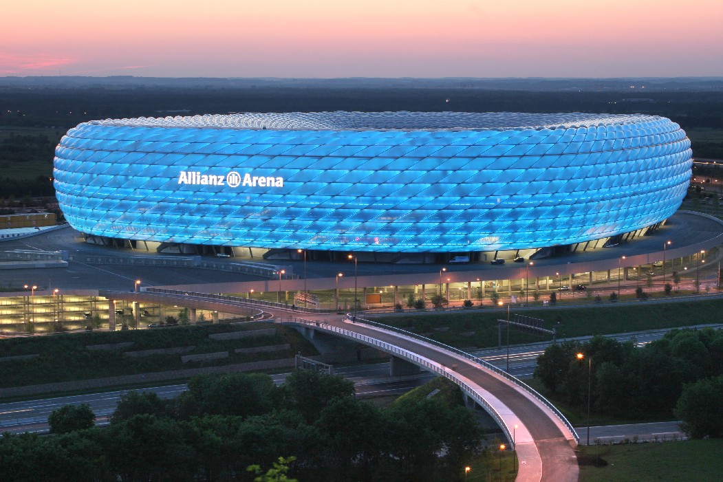 Allianz Arena ở Munich, Đức, của Herzog & de Meuron (2005)