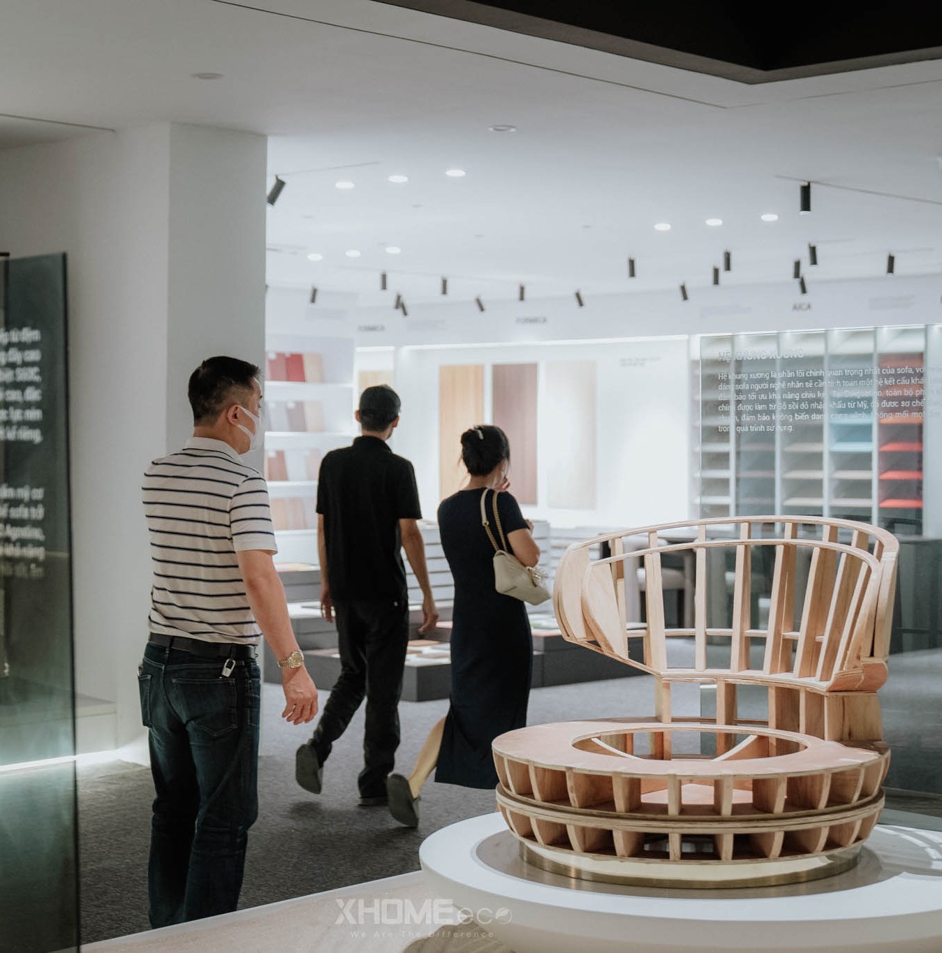 Dịch vụ Thi công Nội thất Showroom trọn gói, chuyên nghiệp, cam kết tiến độ 11 Thi công Showroom nội thất và khu vật liệu XHOME Eco Factory