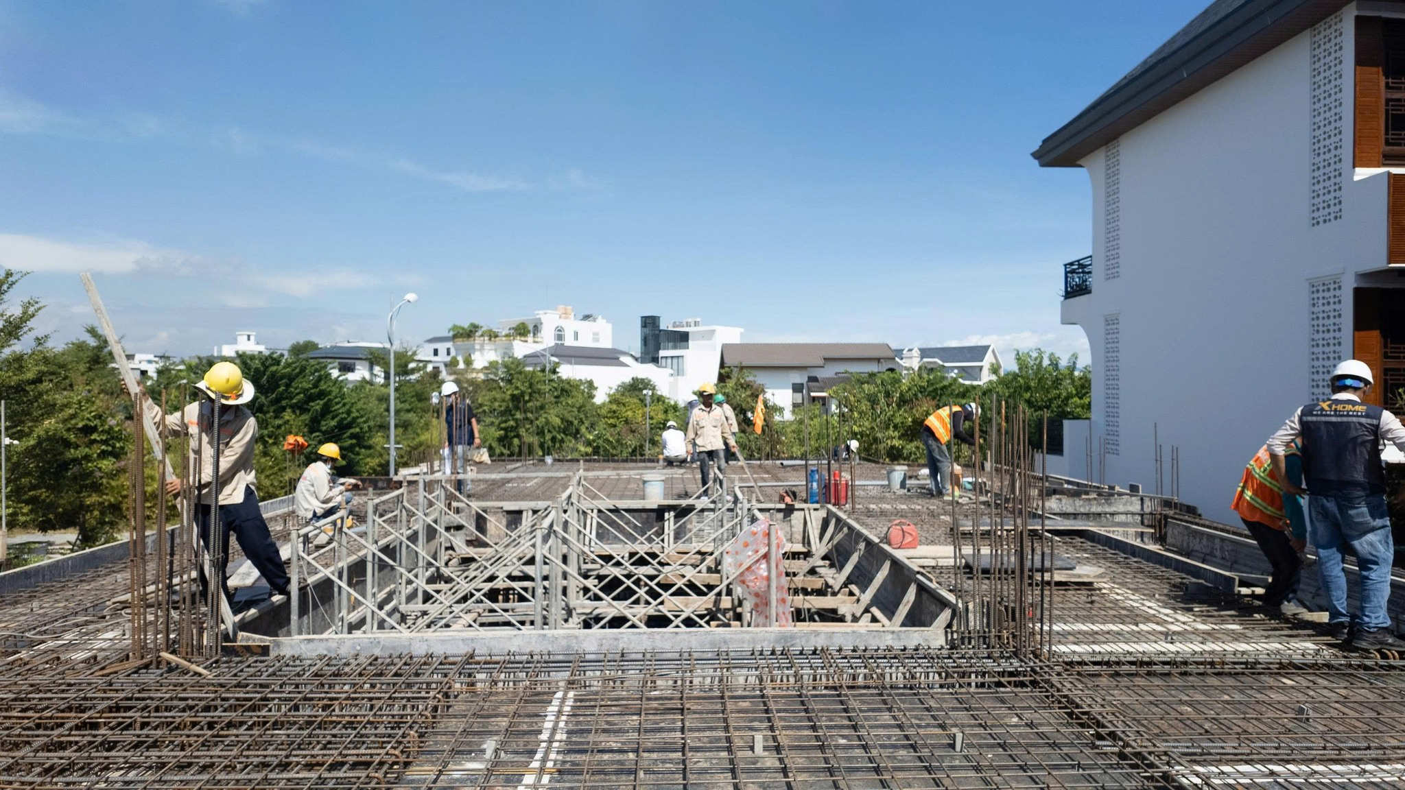 Giai đoạn 3: Thi công phần thô (Khung xương của biệt thự)