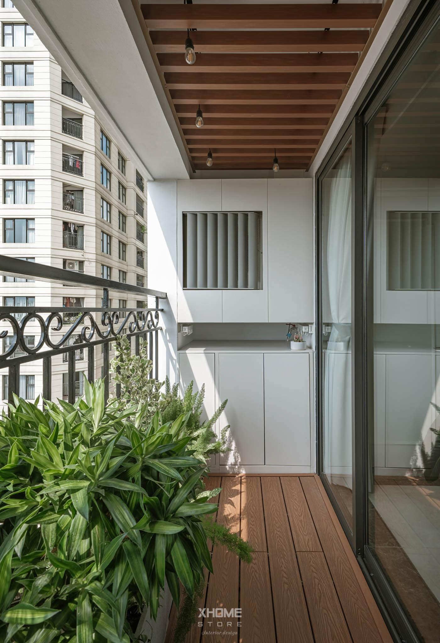 Sàn Nhựa Giả Gỗ Là Gì? Cấu Tạo, Phân Loại và Ứng Dụng Thực Tế 5 Sàn Nhựa Giả Gỗ Là Gì: Cấu Tạo, Phân Loại và Ứng Dụng Thực Tế