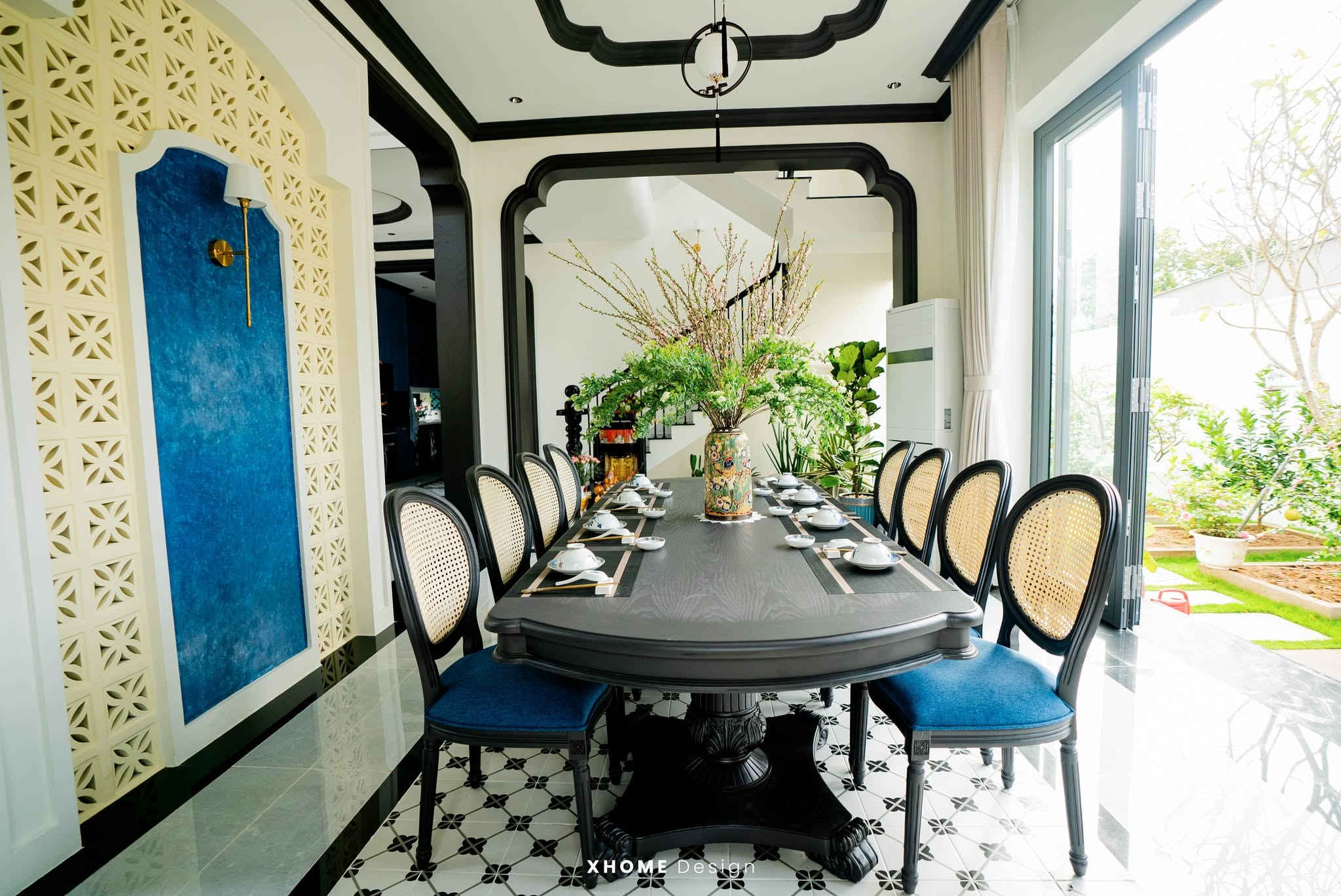 Thi Công Nội Thất Biệt Thự Indochine: Nét Đẹp Hoài Cổ Giao Thoa Hiện Đại 3 Vật liệu đặc trưng: Gỗ, mây tre đan và gạch bông