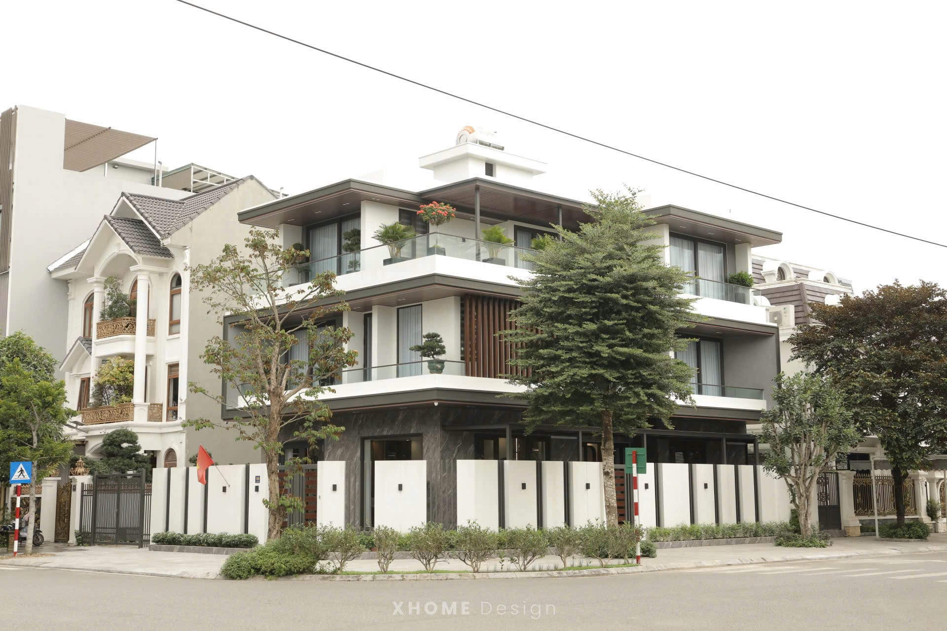 Biệt thự 200m2 gỗ óc chó sang trọng 