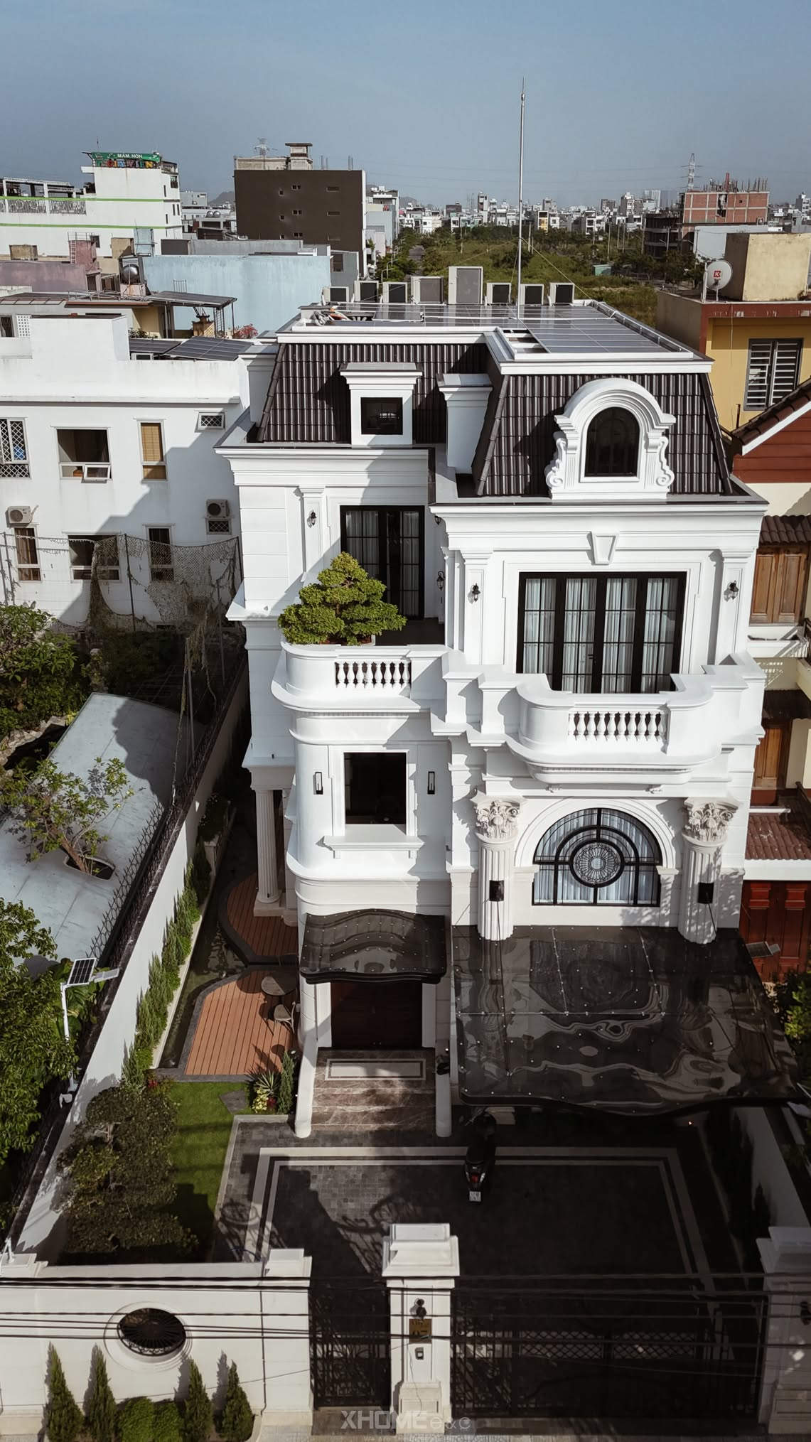 Biệt thự tân cổ điển 3 tầng